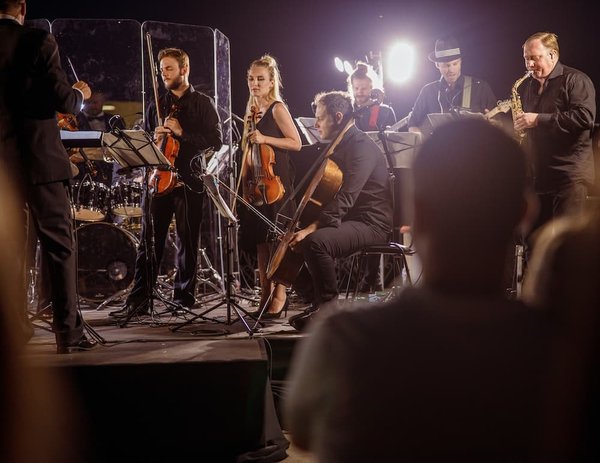 How to Pair a Silk Chiffon Blouse with Trousers for a Breezy Summer Office Ensemble?